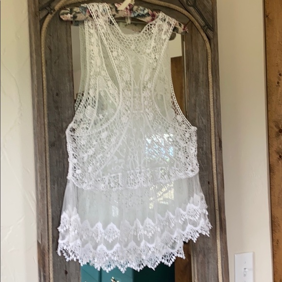 BOHO BEAUTIFUL LACE CROCHET TOP - Picture 7 of 9